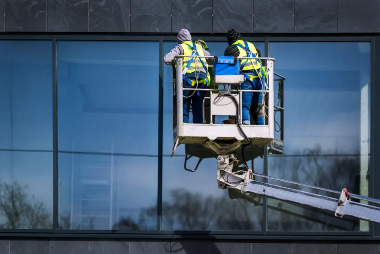 Professionelle Reinigung einer Baustelle nach Abschluss der Sanierungsarbeiten